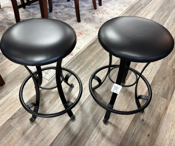 24" Stilt Round Barstools